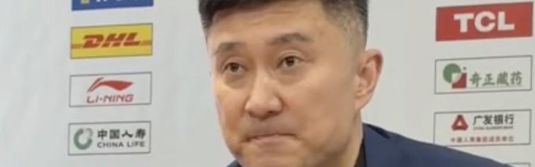 小金体育官方网站-杜锋暖心祝福球迷大爷：每次来吉林都会看到他，希望他一切顺利