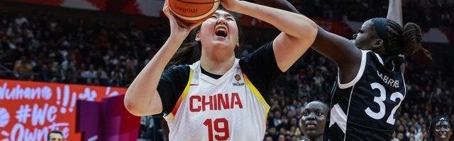 小金体育-女篮“核武”小试牛刀！张子宇7中5砍11分5板 下半场获提前轮休